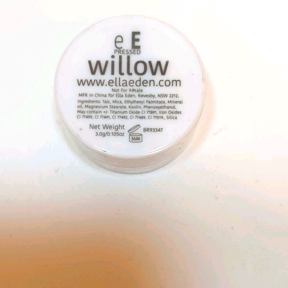 Eyeshadow - Picture 3 of 4